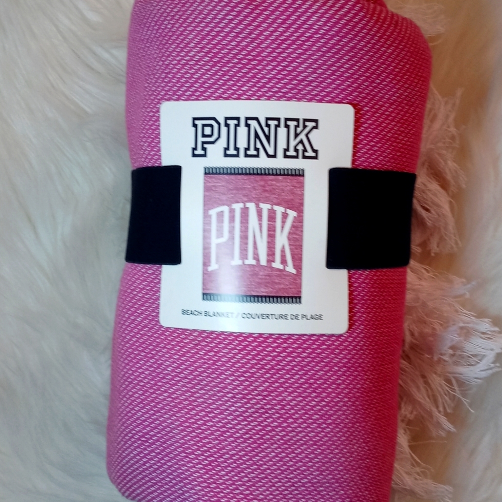 PINK VS BEACH BLANKET